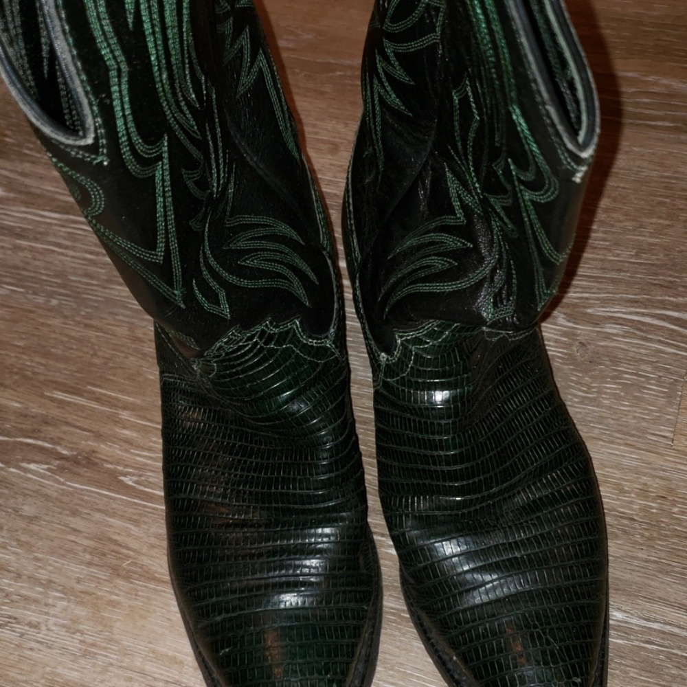 Shoes - Picture 4 of 4